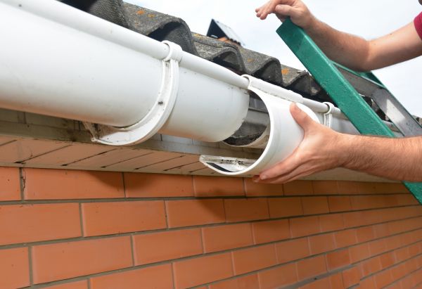 Gutter Maintenance in Elmhurst